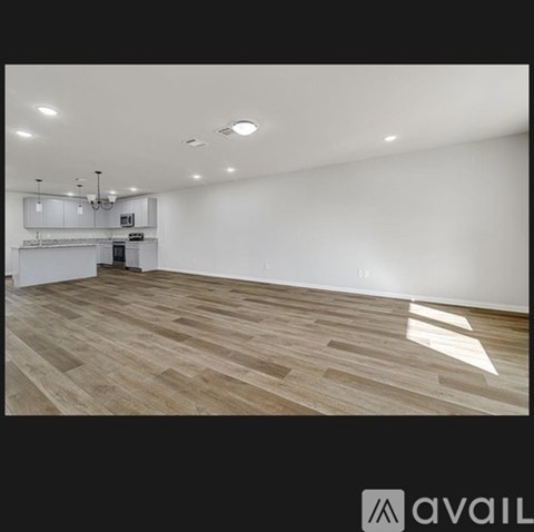 333 N Field St 3 Beds Apartment for Rent