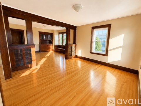 17 Euclid Avenue 2 Beds Apartment for Rent