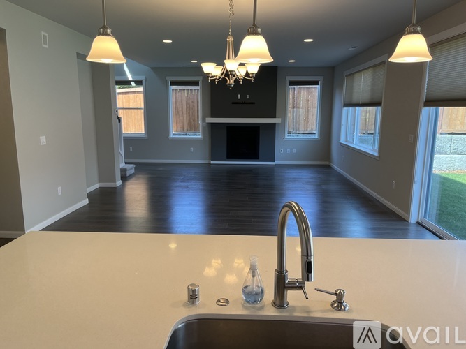 2412 NE Boulderstone Ct 4 Beds Single Family Home for Rent - Photo gallery 5