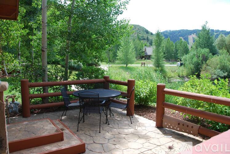 2410 Deer Lake Drive 2 Beds Single Family Home for Rent - Photo gallery 5