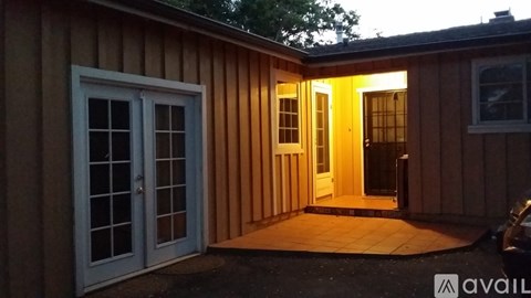 401 Burnham Rd 2 Beds Apartment for Rent