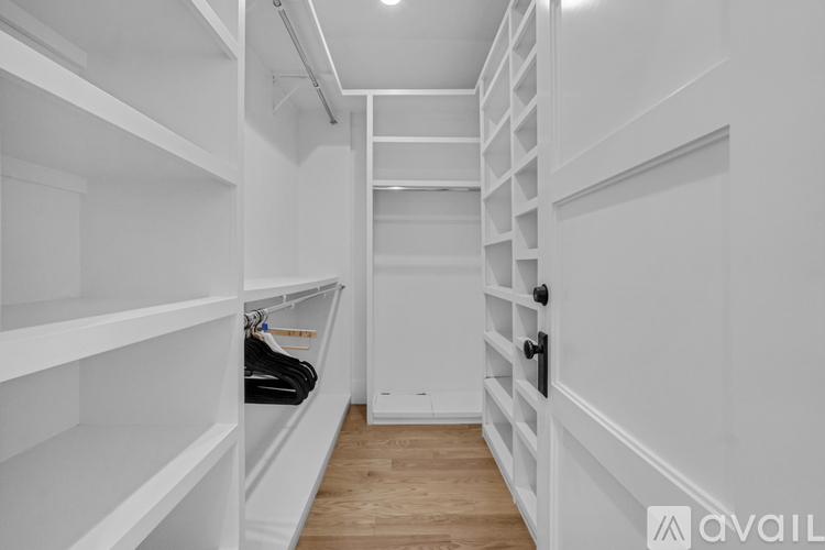 44 Sunset Ave 4 Beds Single Family Home for Rent - Photo gallery 1