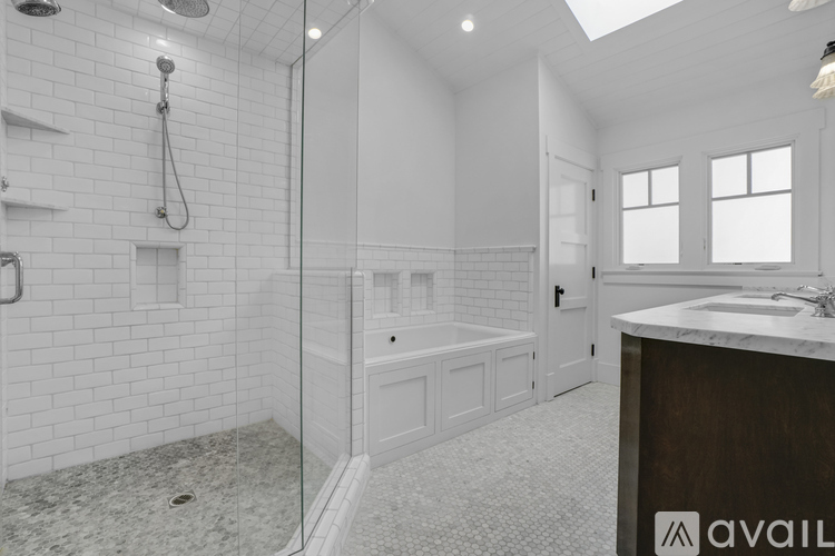 44 Sunset Ave 4 Beds Single Family Home for Rent - Photo gallery 2