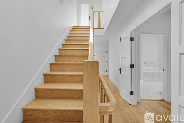 44 Sunset Ave 4 Beds Single Family Home for Rent - Photo gallery 4