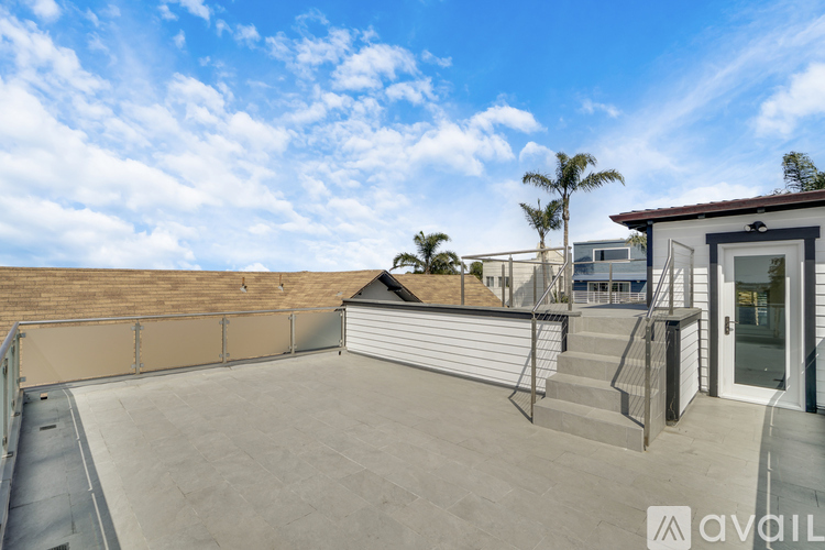 44 Sunset Ave 4 Beds Single Family Home for Rent - Photo gallery 5