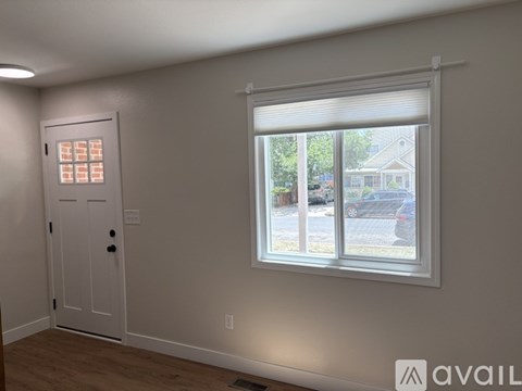 105 East Chester Street 2 Beds Apartment for Rent