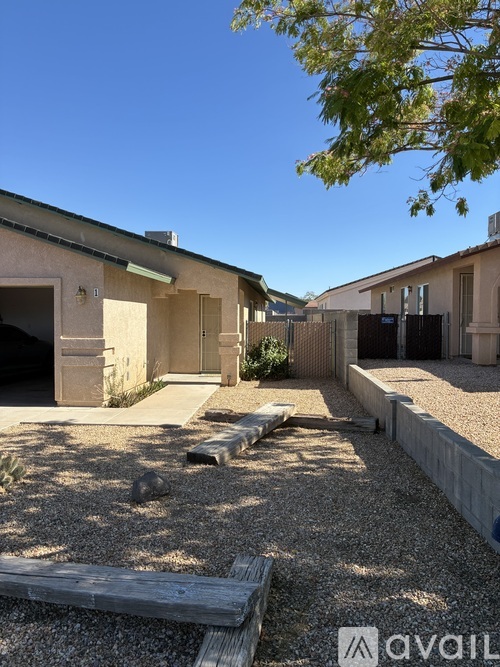 961 Astor Ave 2 Beds Townhouse for Rent - Photo gallery 1