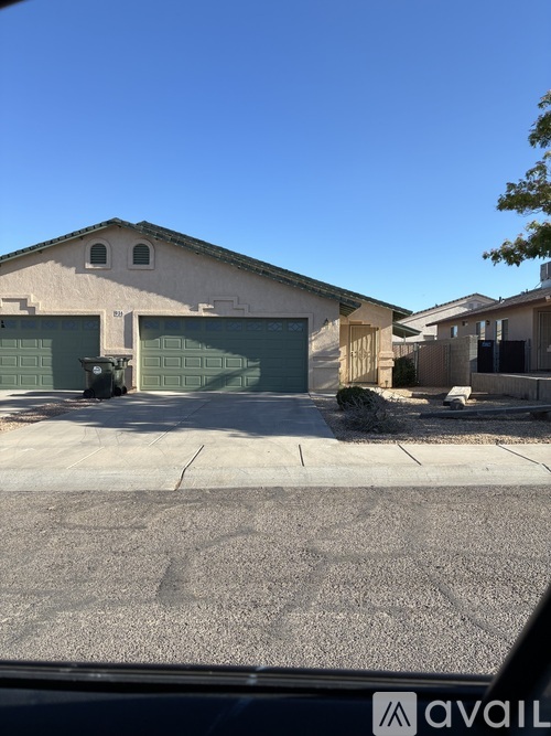 961 Astor Ave 2 Beds Townhouse for Rent - Photo gallery 2