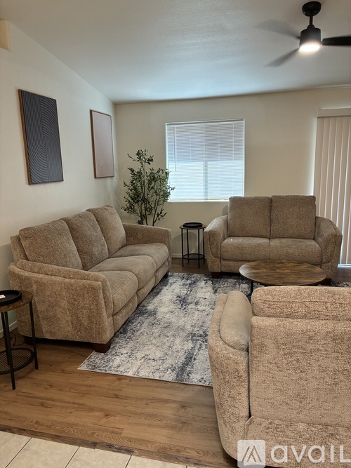 961 Astor Ave 2 Beds Townhouse for Rent - Photo gallery 3