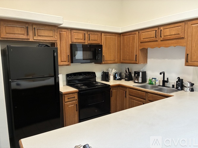 961 Astor Ave 2 Beds Townhouse for Rent - Photo gallery 5