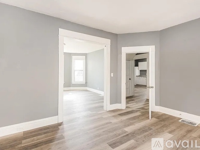 2105 Claussen St 4 Beds Single Family Home for Rent - Photo gallery 2