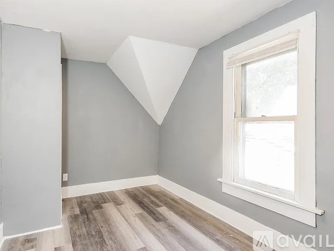 2105 Claussen St 4 Beds Single Family Home for Rent - Photo gallery 5