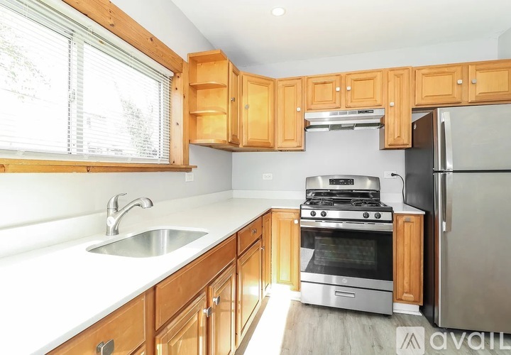6100 81st Ave N 3 Beds Single Family Home for Rent - Photo gallery 3