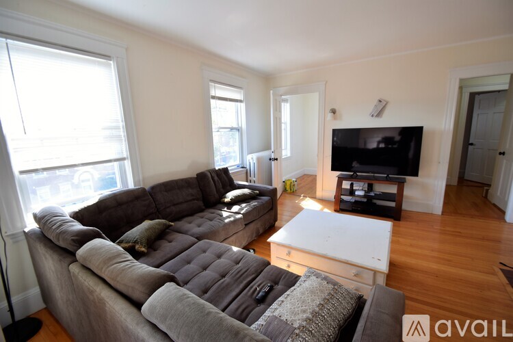 51 Leamington Rd 6 Beds Apartment for Rent - Photo gallery 3