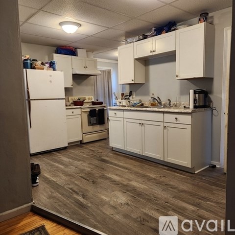 213 Lincoln St 2 Beds Apartment for Rent