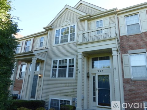 914 Clover Ln 3 Beds Apartment for Rent