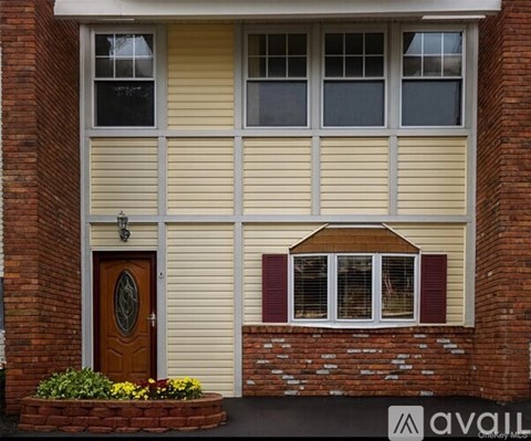 56 Coolidge St 4 Beds Apartment for Rent