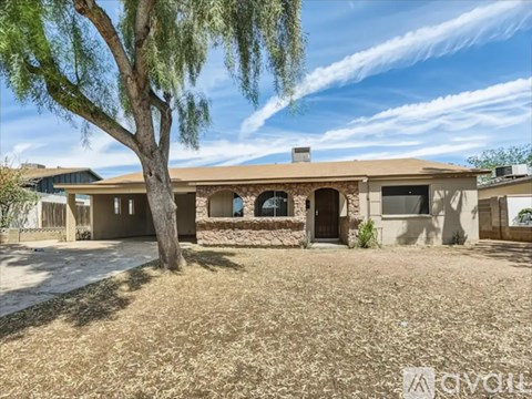 5631 W Hubbell St 3 Beds Apartment for Rent
