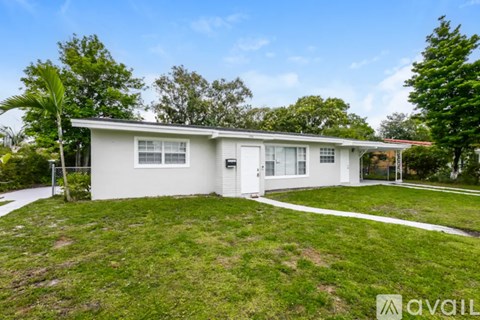 1747 NE 158Th St 3 Beds Apartment for Rent