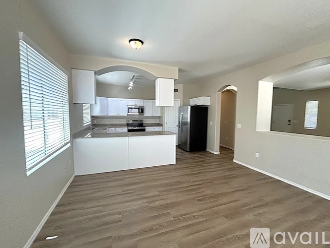 7422 S 40th Ln 3 Beds Single Family Home for Rent - Photo gallery 3