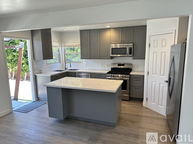 2660 Figueroa Boulevard 3 Beds Single Family Home for Rent - Photo gallery 4