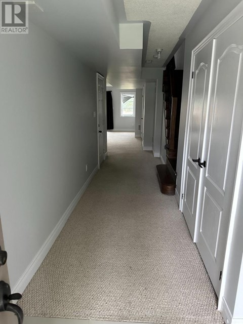 34 LOWTHER AVENUE 3 Beds Apartment for Rent