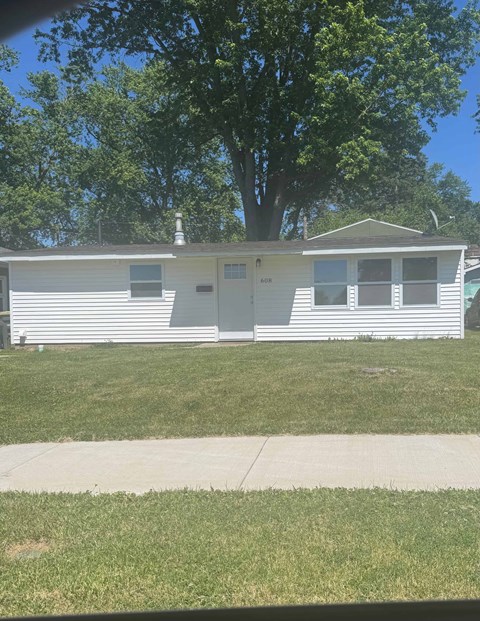 454 College Avenue 3 Beds Apartment for Rent