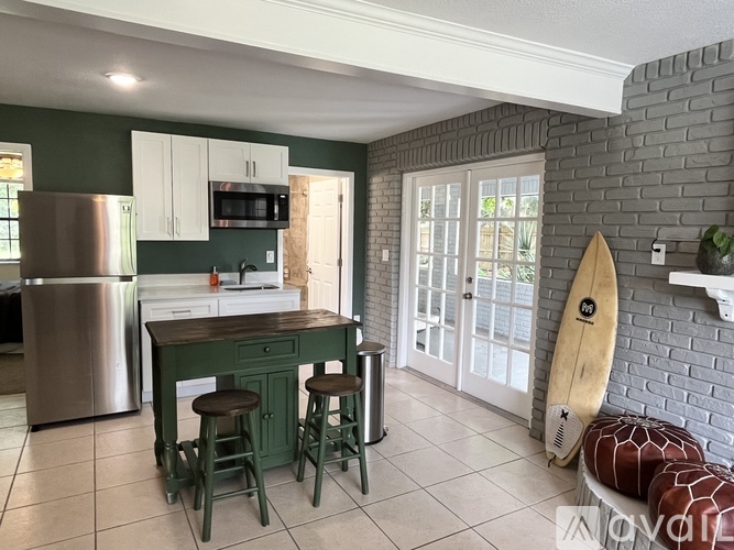 5870 North Courtenay Parkway 1 Apartment for Rent - Photo gallery 5