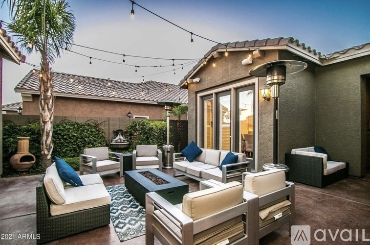 2560 E Wisteria Dr 4 Beds Single Family Home for Rent - Photo gallery 2