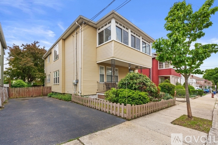 74 Woods Avenue 2 Beds Apartment for Rent - Photo gallery 2