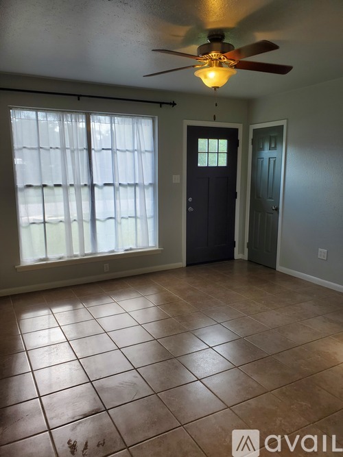 380 Oriole Drive 3 Beds Single Family Home for Rent - Photo gallery 2