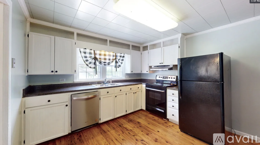 Swanson Blvd 2 Beds Single Family Home for Rent - Photo gallery 4