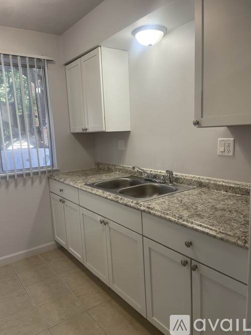 3715 Sandhurst Dr 2 Beds Apartment for Rent - Photo gallery 3