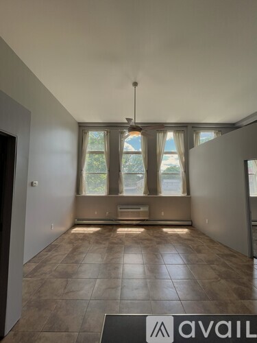 208 W Broadway 2 Beds Apartment for Rent - Photo gallery 2