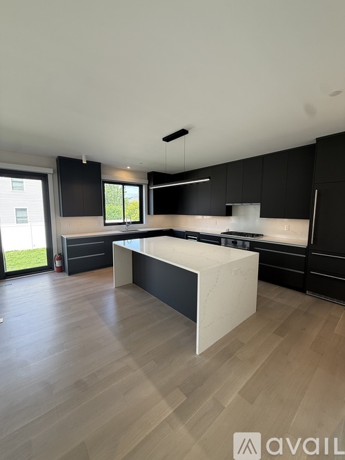 124 Nelson Ave 5 Beds Townhouse for Rent - Photo gallery 5