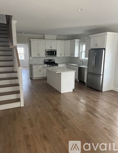 69 Oak St 3 Beds Townhouse for Rent - Photo gallery 2