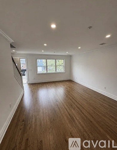 140 Rockwell St 3 Beds Townhouse for Rent - Photo gallery 4