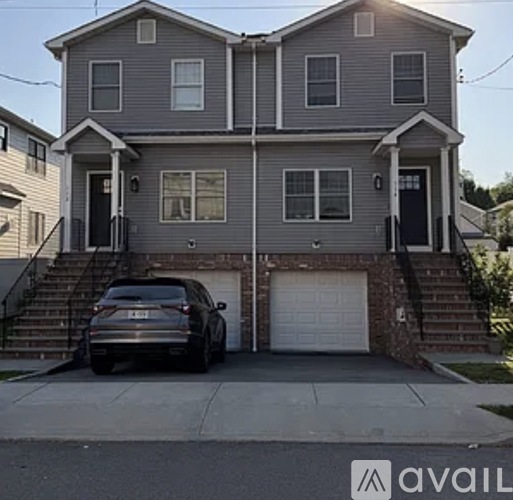 114 Crotona Ave 3 Beds Townhouse for Rent - Photo gallery 1