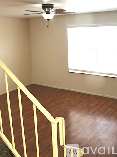121 E 14th Pl 2 Beds Townhouse for Rent - Photo gallery 2