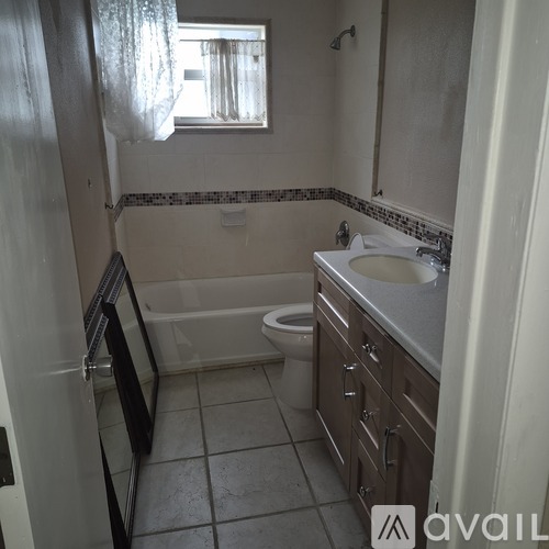 1432 8th Street 3 Beds Single Family Home for Rent - Photo gallery 3