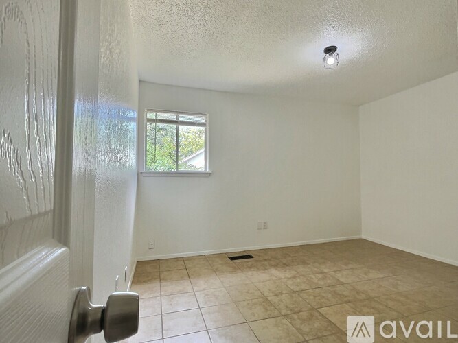 1543 E 66th Pl 3 Beds Single Family Home for Rent - Photo gallery 3