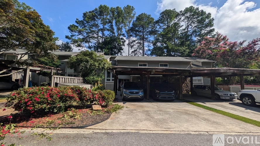 2078 Clairmeade Valley Road Northeast 3 Beds Condo for Rent - Photo gallery 1