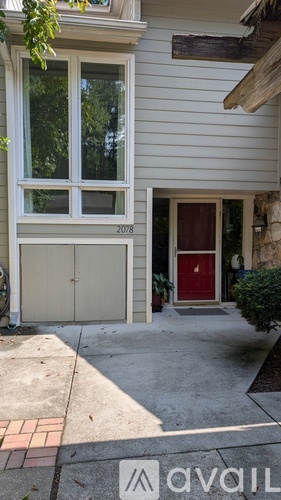 2078 Clairmeade Valley Road Northeast 3 Beds Condo for Rent - Photo gallery 2
