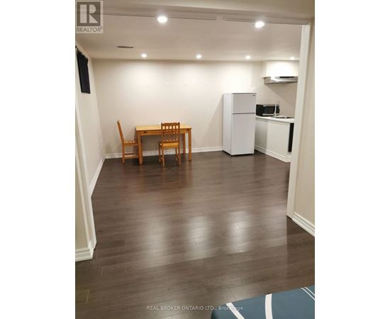 BASEMENT - 40 GREEN BUSH ROAD 1 House for Rent - Photo gallery 4