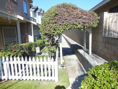 311 East Bennett Avenue 3 Beds Apartment for Rent