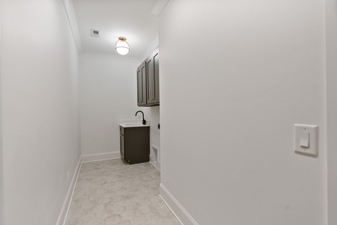 7114 Asbury Village Lane 5 Beds Apartment for Rent