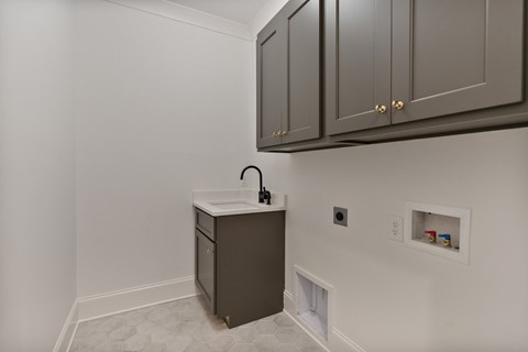 7114 Asbury Village Lane 5 Beds Apartment for Rent