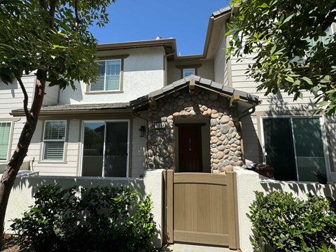 5048 Ruth Way 3 Beds Apartment for Rent