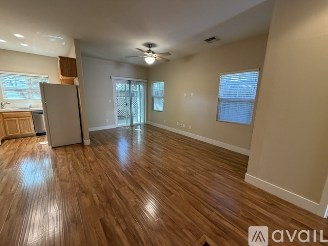 1720 27th Street 3 Beds Apartment for Rent - Photo gallery 3