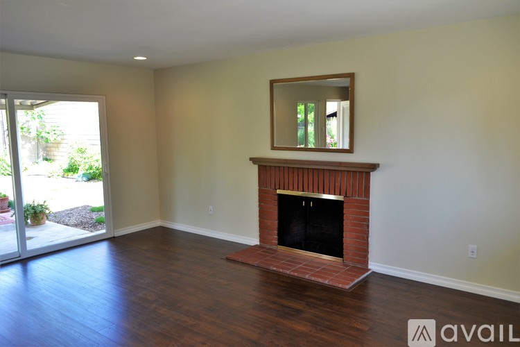 37 Dale Lane 3 Beds Single Family Home for Rent - Photo gallery 4
